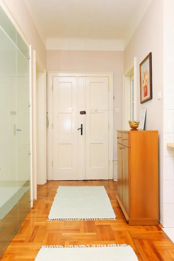 Apartments With Wifi Split - 16420