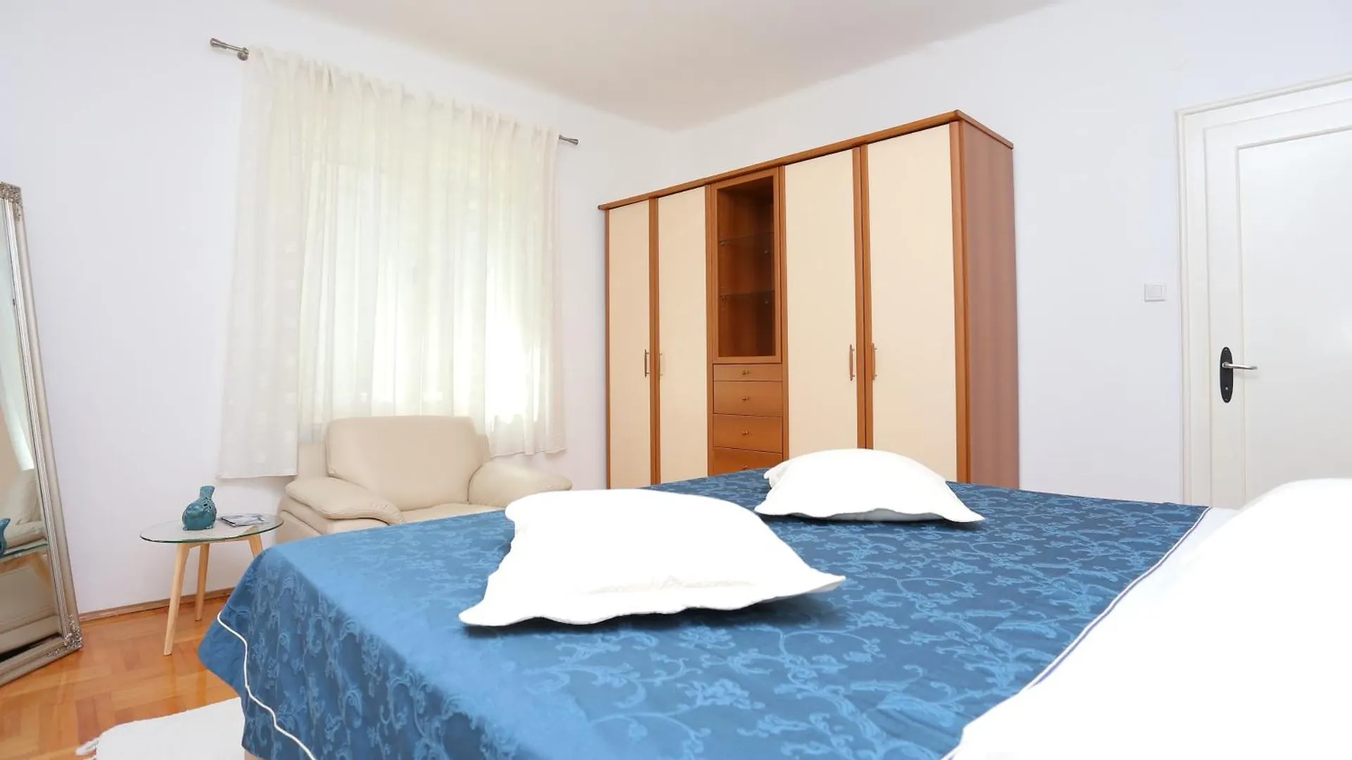 Apartments With Wifi Split - 16420